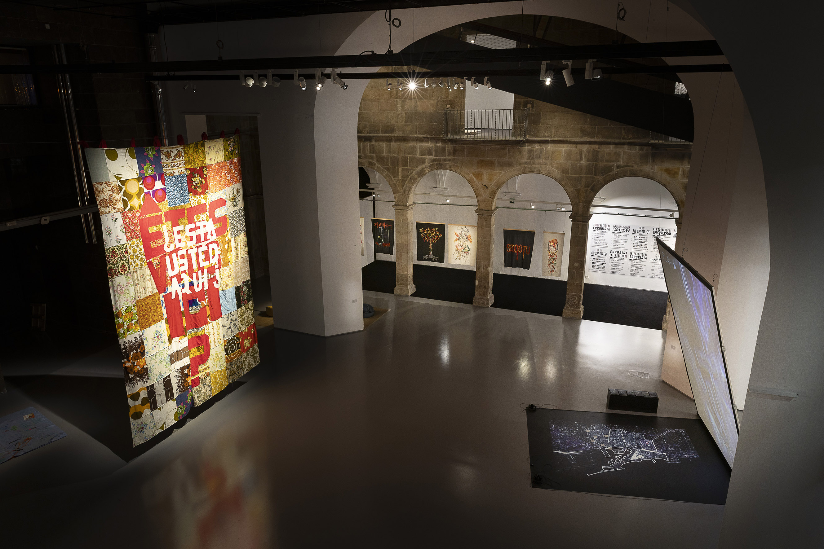 Exposició "Murmuris, bullici i paradoxes"