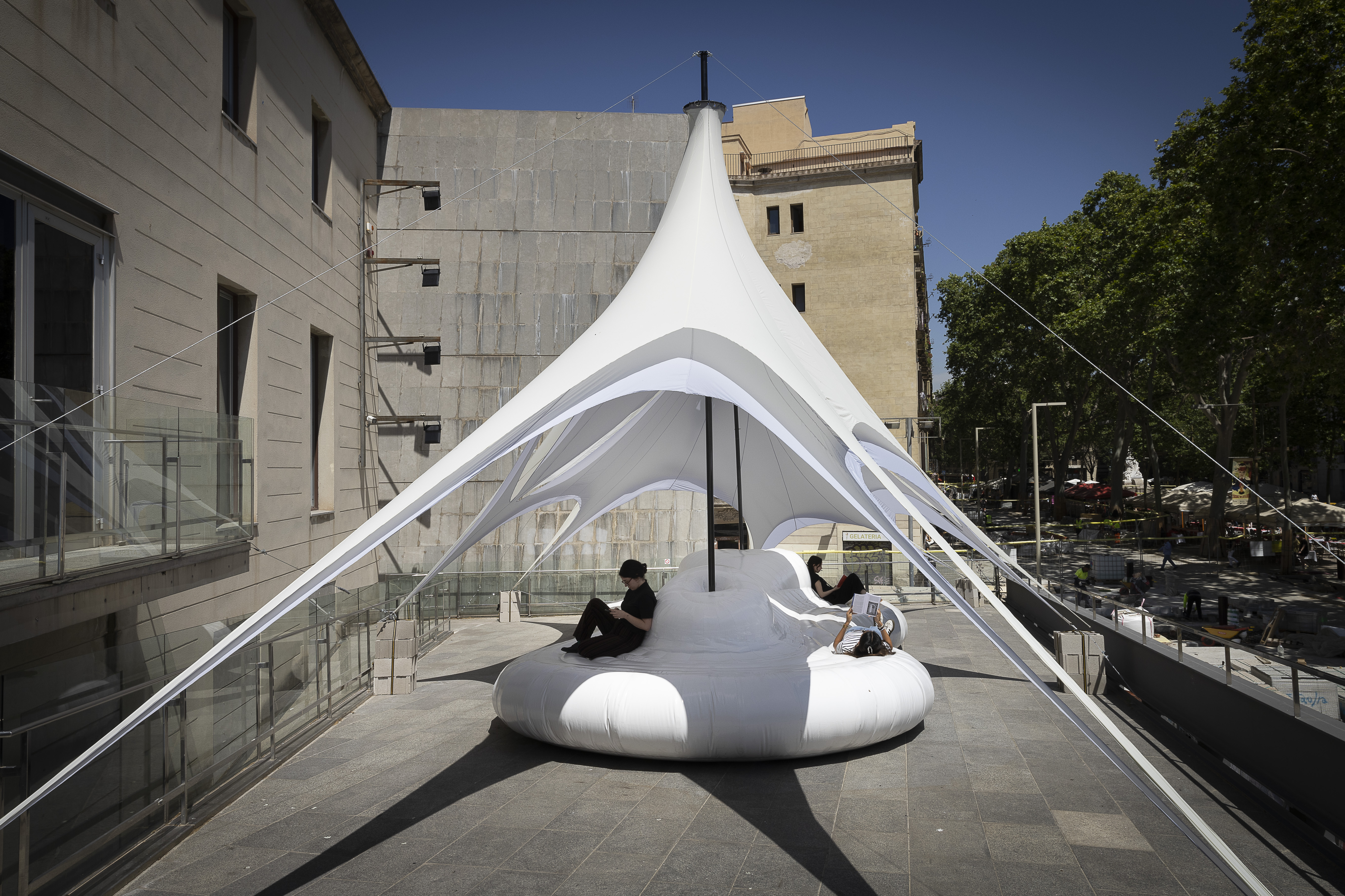El Santa Mònica inaugura la instal·lació efímera Teló